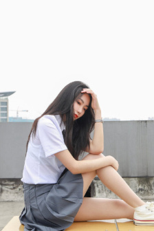 天降女子从2楼掉了下来免费观看